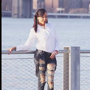 Meet your Posher, Laura